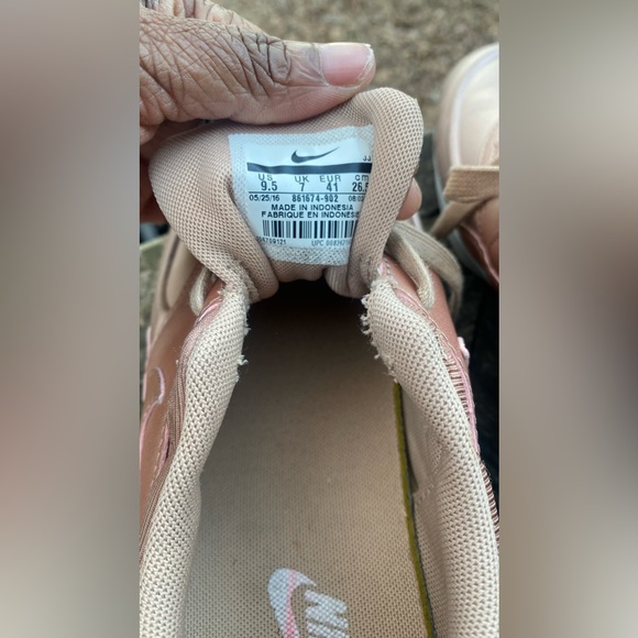 NIKE 861674-902 AIR MAX THEA SE METALLIC BRONZE ROSE GOLD SNEAKERS SIZE 9.5 - Picture 3 of 6